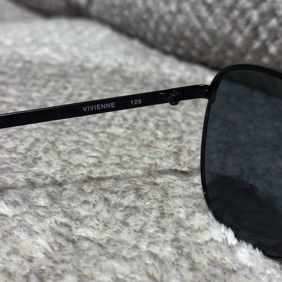 Quay Australia Black Sunglasses - Picture 5 of 6